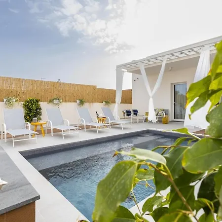Vitarmi - Isulatravel Villa *